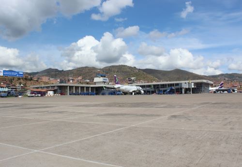 El aeropuerto Teniente Alejandro Velasco Astete de Cusco amplía sus operaciones aéreas a 22 horas contínuas. Recibirá vuelos entre las 04:00 horas hasta las 02:00 horas del día siguiente.