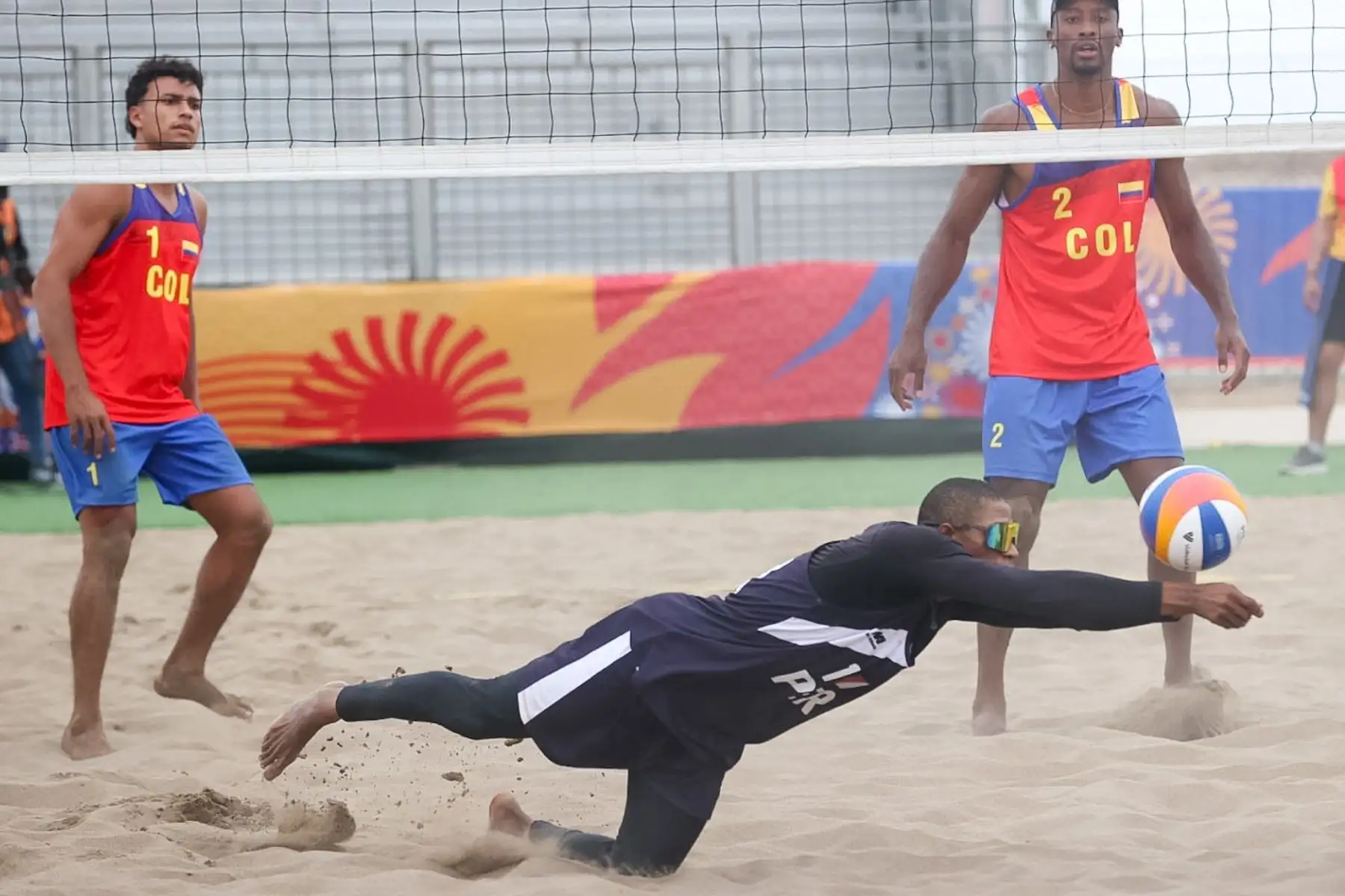 Selección peruana de vóley playa masculina se enfrenta Colombia en los Juegos Bolivarianos 2025.  Foto: ANDINA/Juan Carlos Guzmán
