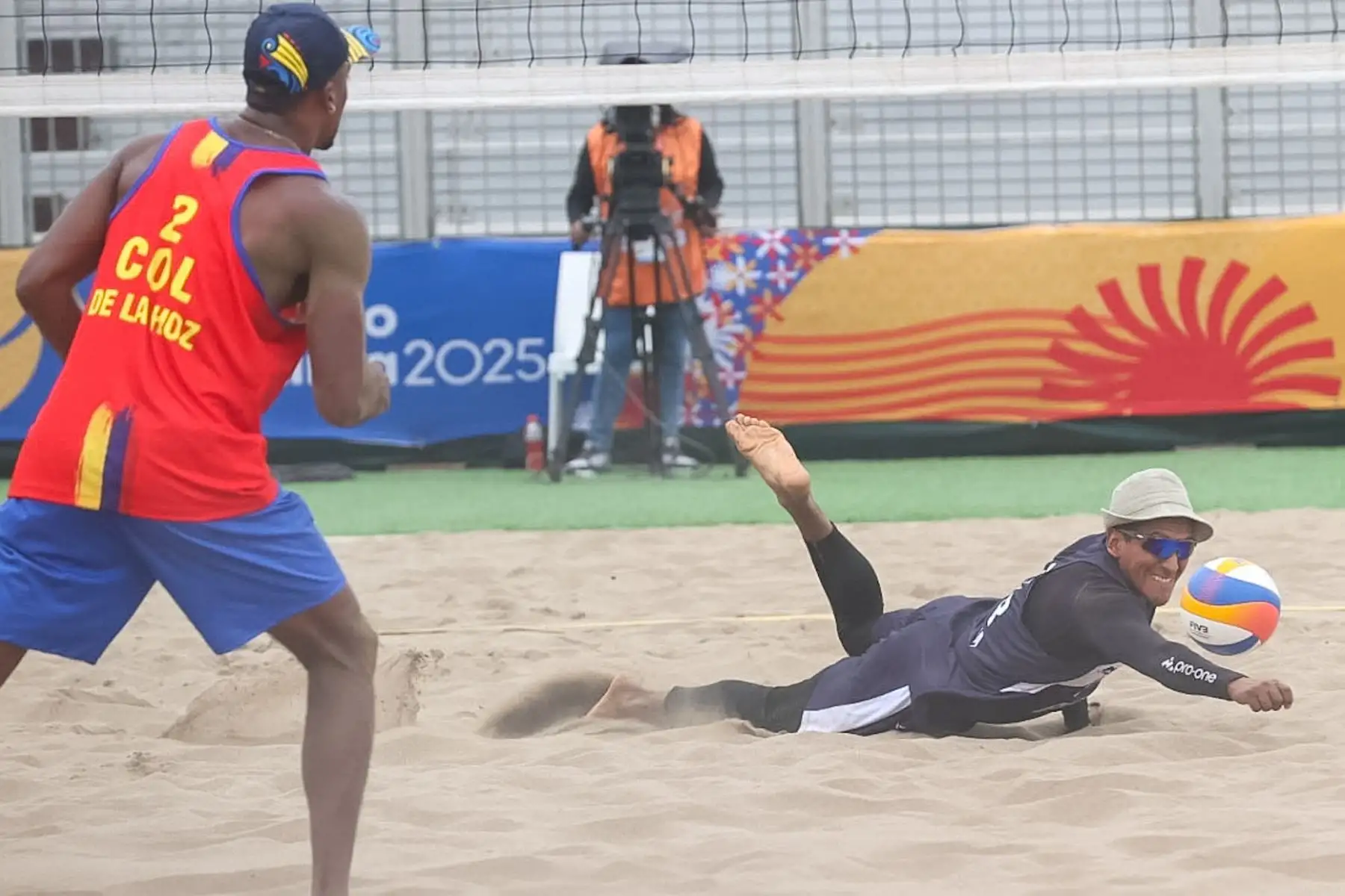 Selección peruana de vóley playa masculina se enfrenta Colombia en los Juegos Bolivarianos 2025.  Foto: ANDINA/Juan Carlos Guzmán