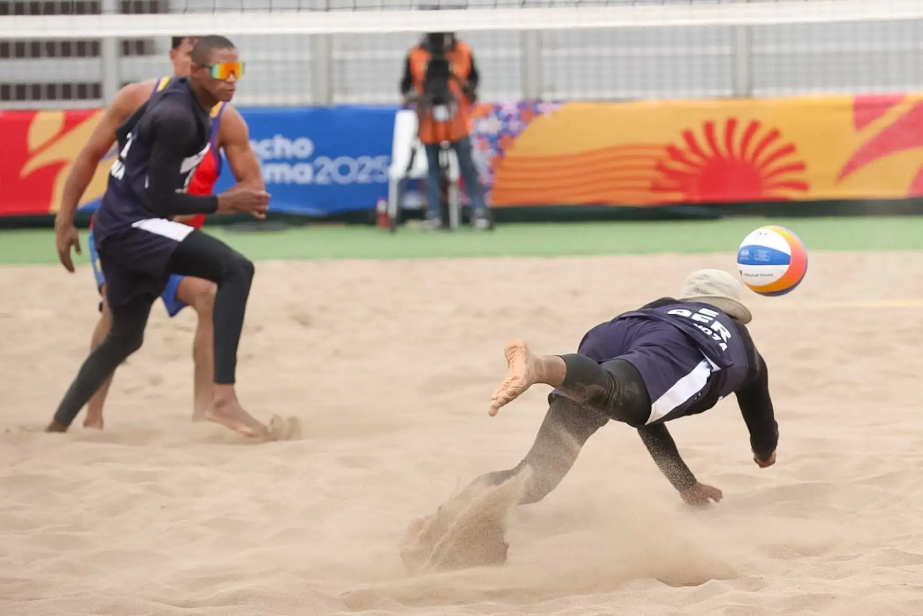 Selección peruana de vóley playa masculina se enfrenta Colombia en los Juegos Bolivarianos 2025.  Foto: ANDINA/Juan Carlos Guzmán