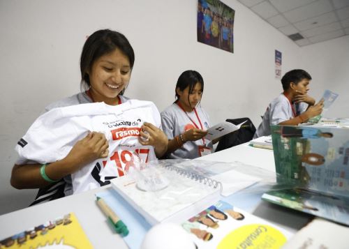 Un total de 14 estudiantes de secundaria del pueblo indígena u originario Awajún, provenientes El Ministerio de Cultura destacó que 14 estudiantes Awajún del distrito de Imaza, región Amazonas, presentaron cuatro proyectos de innovación que combinan tradición, creatividad y soluciones para mejorar la calidad de vida en sus comunidades.  ANDINA/Difusión