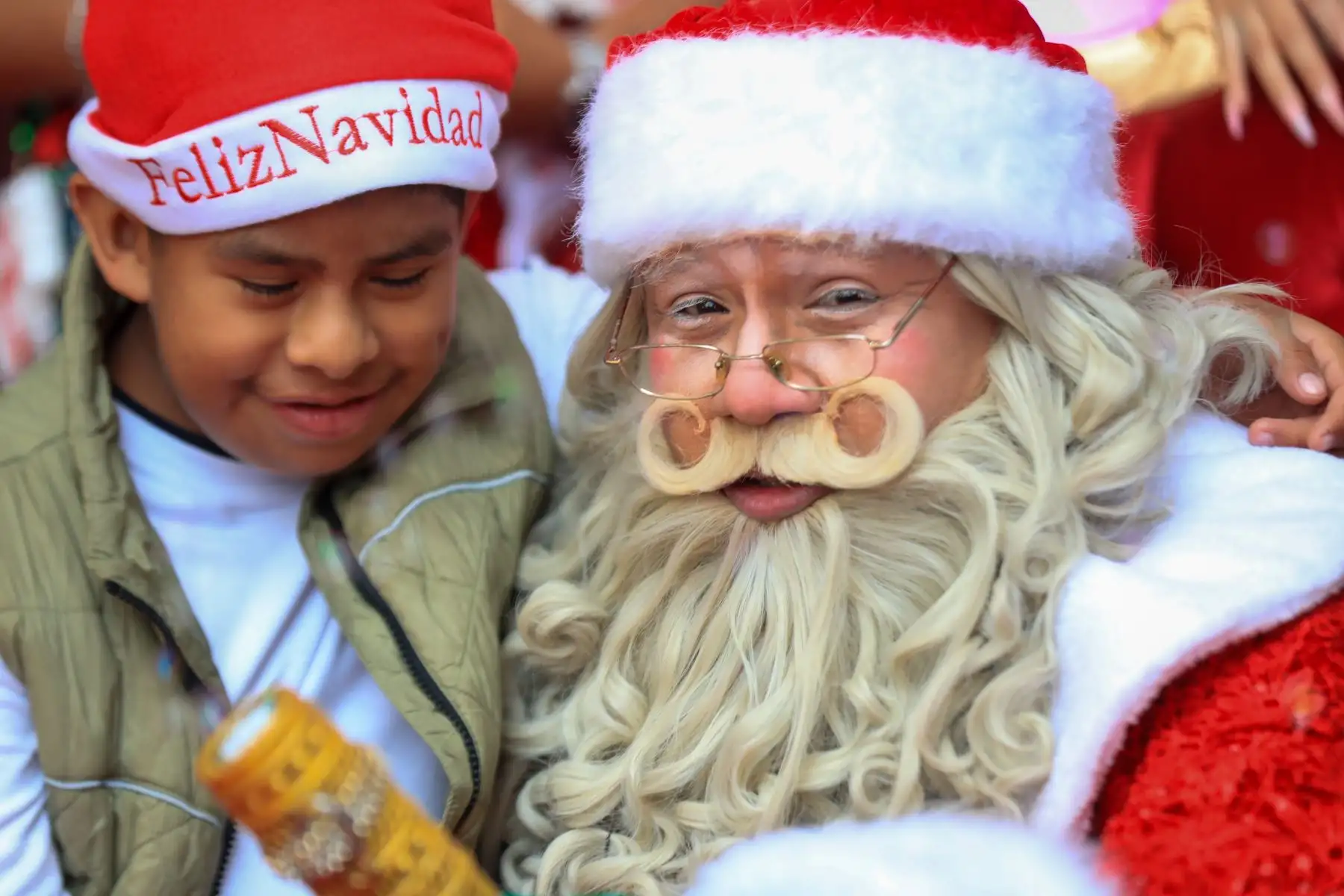Durante el mes de la Navidad, el Instituto Nacional de Salud del Niño - San Borja realiza diversas actividades de acompañamiento, pintura, musicoterapia, actividades lúdicas e implementa diversas ambientaciones de época navideña, pues muchos pacientes y sus familias la pasan internados en la Institución. Foto: ANDINA/Ricardo Cuba