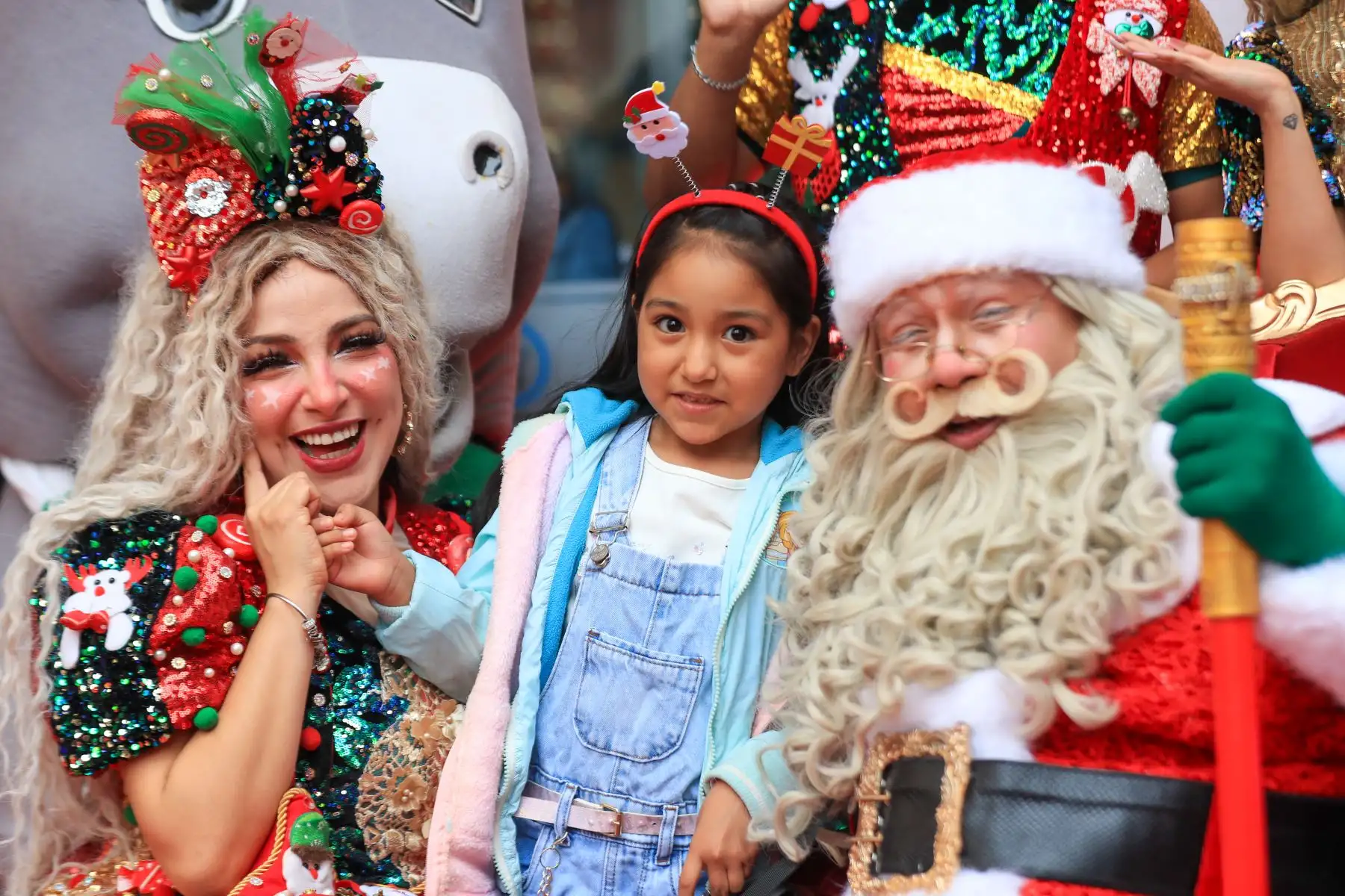 Durante el mes de la Navidad, el Instituto Nacional de Salud del Niño - San Borja realiza diversas actividades de acompañamiento, pintura, musicoterapia, actividades lúdicas e implementa diversas ambientaciones de época navideña, pues muchos pacientes y sus familias la pasan internados en la Institución. Foto: ANDINA/Ricardo Cuba