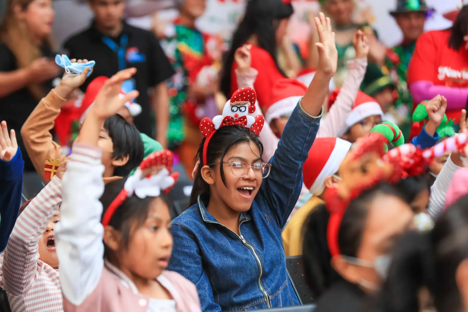 Durante el mes de la Navidad, el Instituto Nacional de Salud del Niño - San Borja realiza diversas actividades de acompañamiento, pintura, musicoterapia, actividades lúdicas e implementa diversas ambientaciones de época navideña, pues muchos pacientes y sus familias la pasan internados en la Institución. Foto: ANDINA/Ricardo Cuba