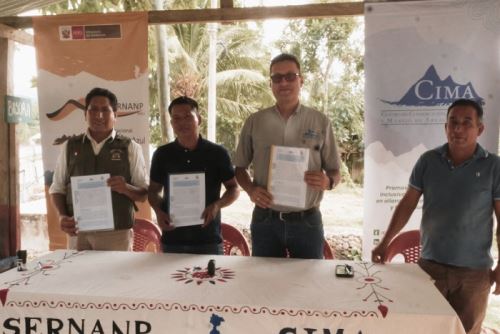 Comunidad en San Martín suscribe modelo de negocio que sustituye la tala por productos "Cero Deforestación"