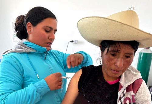 Un total de 21,080 dosis se aplicaron durante la Tercera Jornada Nacional de Vacunación en las 13 provincias de la región Cajamarca, alcanzando un 92.67 % de avance. ANDINA/Difusión
