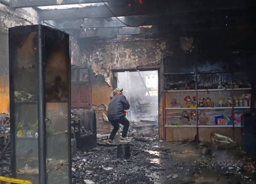 Diez personas fallecidas y tres heridas de gravedad deja un incendio registrado en un karake bar ubicado en la ciudad de Huancané, región Puno.