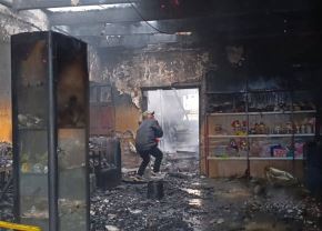 Diez personas fallecidas y tres heridas de gravedad deja un incendio registrado en un karake bar ubicado en la ciudad de Huancané, región Puno.