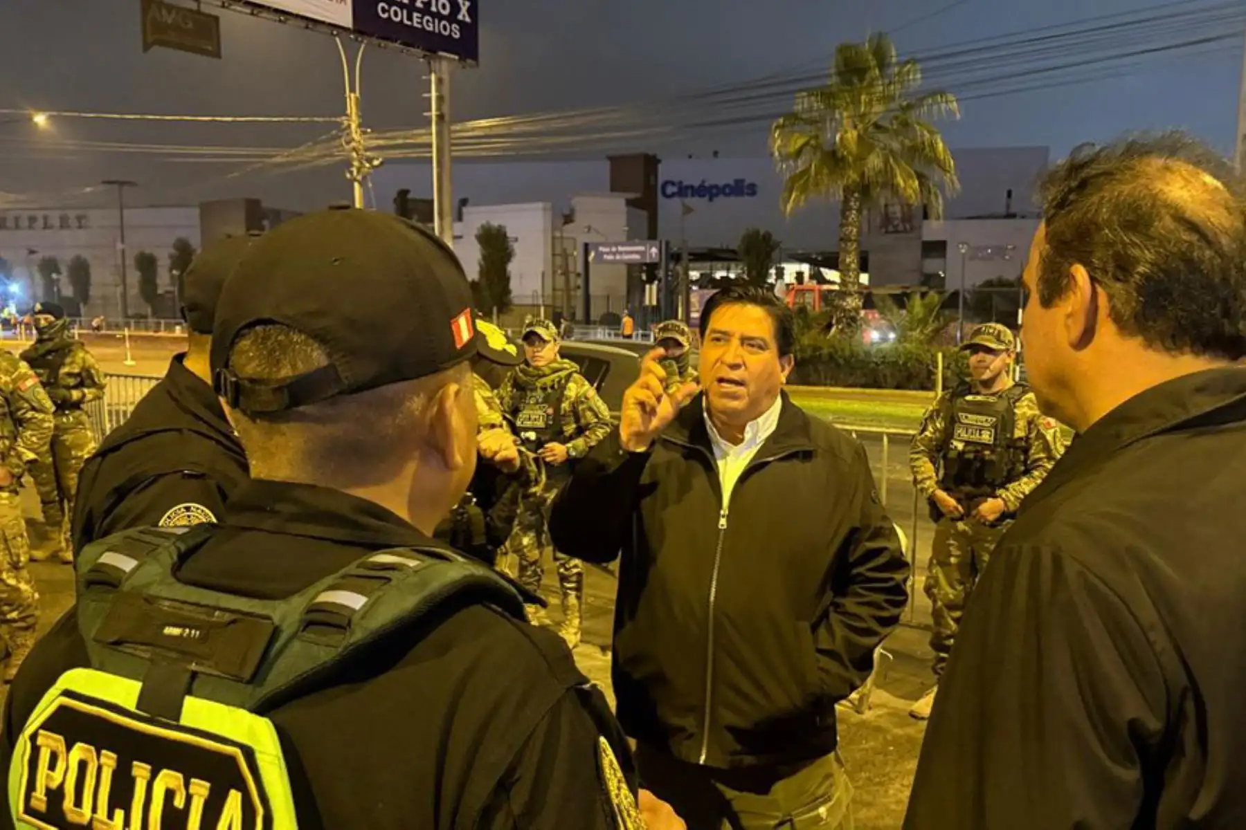 Ministro del Interior, Vicente Tiburcio supervisa control policial en la zona norte de Lima , en el marco del estado de emergencia. Foto: ANDINA/Difusión