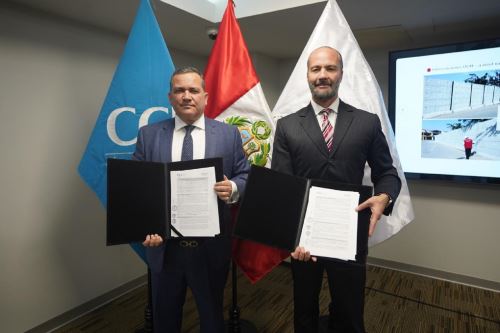Pronied y la CCL firman convenio para mejorar la infraestructura educativa