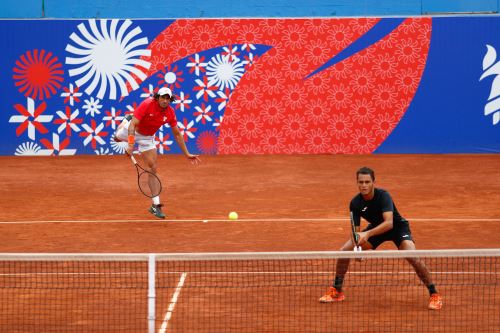 Juegos Bolivarianos 2025: Perú cae ante Colombia en la final de tenis dobles masculino y se queda con la medalla de plata