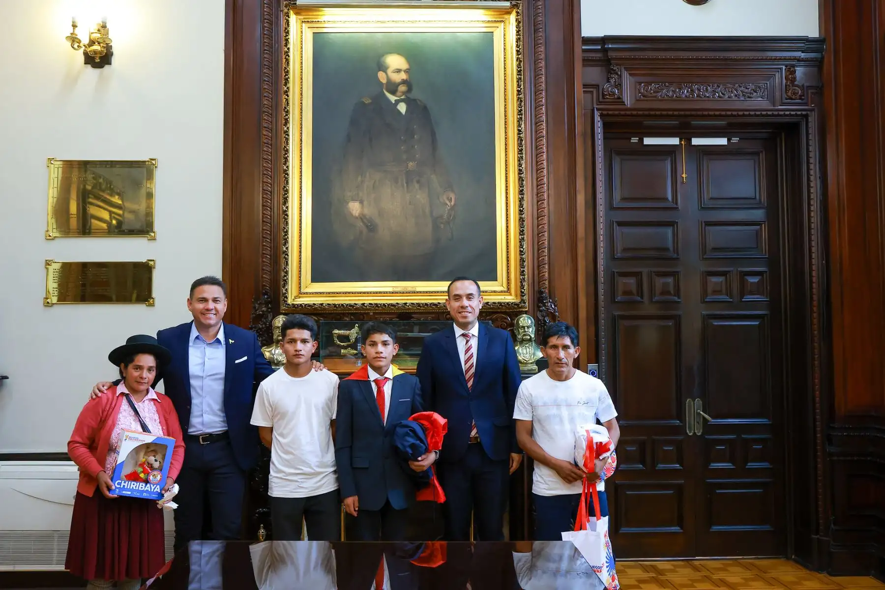Presidente Jerí recibe a Clíver Huamán en Palacio de Gobierno y le desea éxitos en sus próximos proyectos. Foto: Presidencia