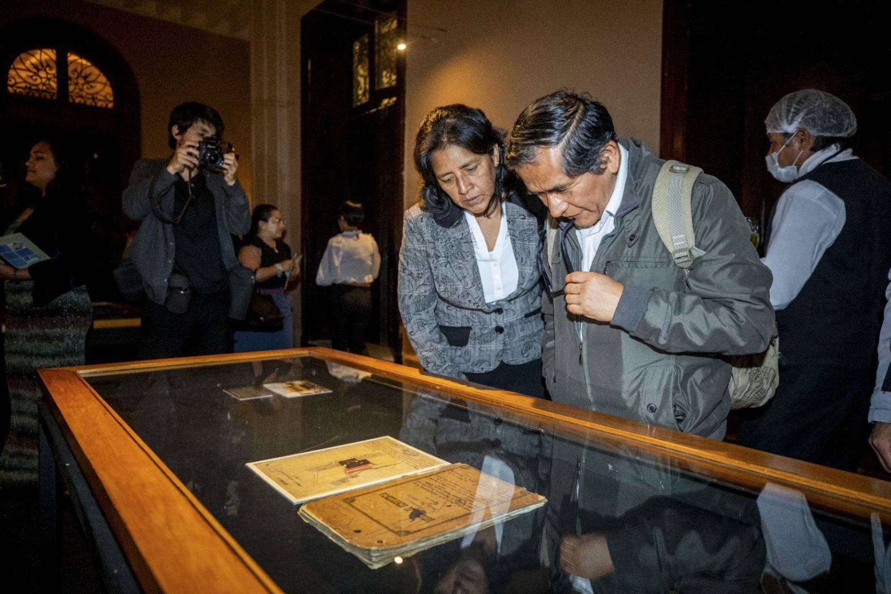 Prolima inaugura Lima azul, la muestra que revela la memoria gráfica de ...