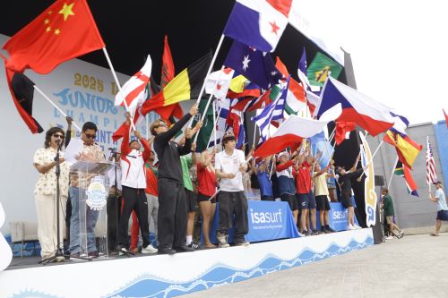 Más de 450 tablistas de todo el orbe inicia hoy sus actuaciones en el Mundial Junior de Surf ISA 2025
