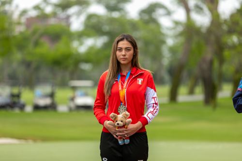 Luisamariana Mesones obtuvo la medalla de plata en la categoría individual femenina. Foto: Federación Peruana de Golf.