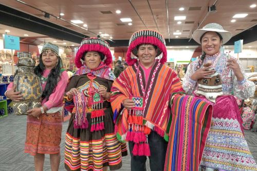Ruraq Maki, hecho a mano, vuelve en su edición nacional de diciembre 2025 con más de 200 colectivos de artesanos y artistas tradicionales. Foto: ANDINA/Difusión