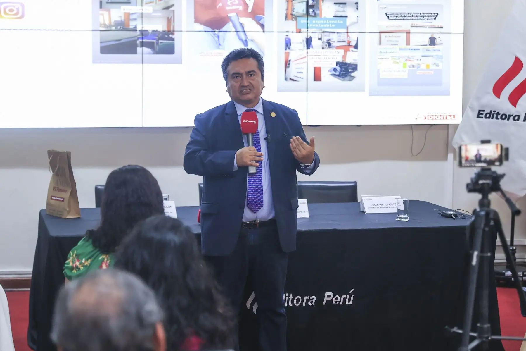 Miembros del Consejo Directivo Nacional del Colegio de Periodistas del Perú, visitan las instalaciones de Editora Perú y son recibidos por el director del Diario Oficial El Peruano y la Agencia Andina, Félix Paz. Foto: ANDINA/Jhonel Rodríguez Robles