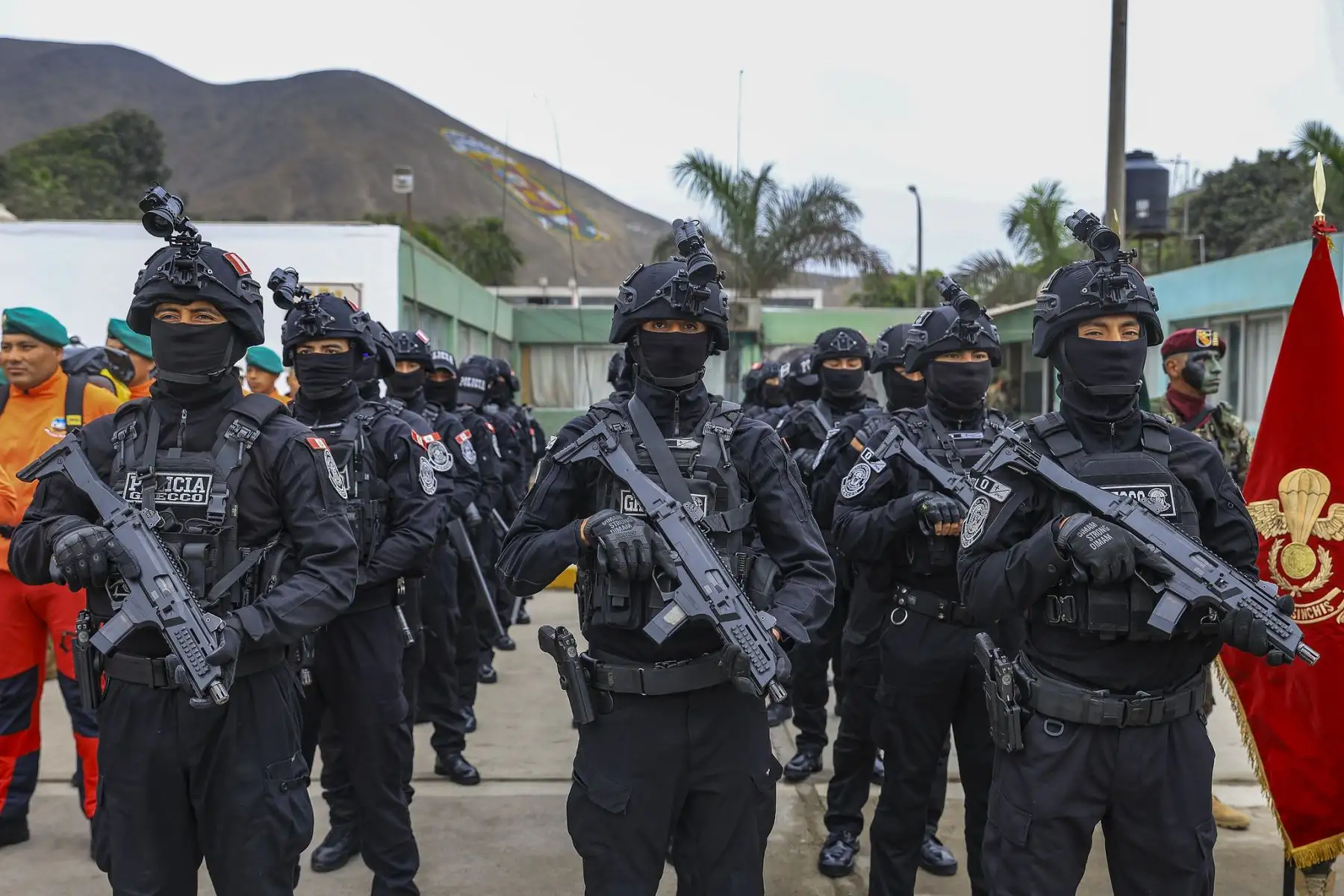 Presidente José Jerí lidera la ceremonia por el 37° aniversario de la creación de la Policía Nacional del Perú (PNP).
Esta actividad se desarrolla en la Escuela Nacional de Formación Profesional Policial, Alipio Ponce Vásquez, ubicada en el distrito de Puente Piedra.
Foto: ANDINA/Prensa Presidencia