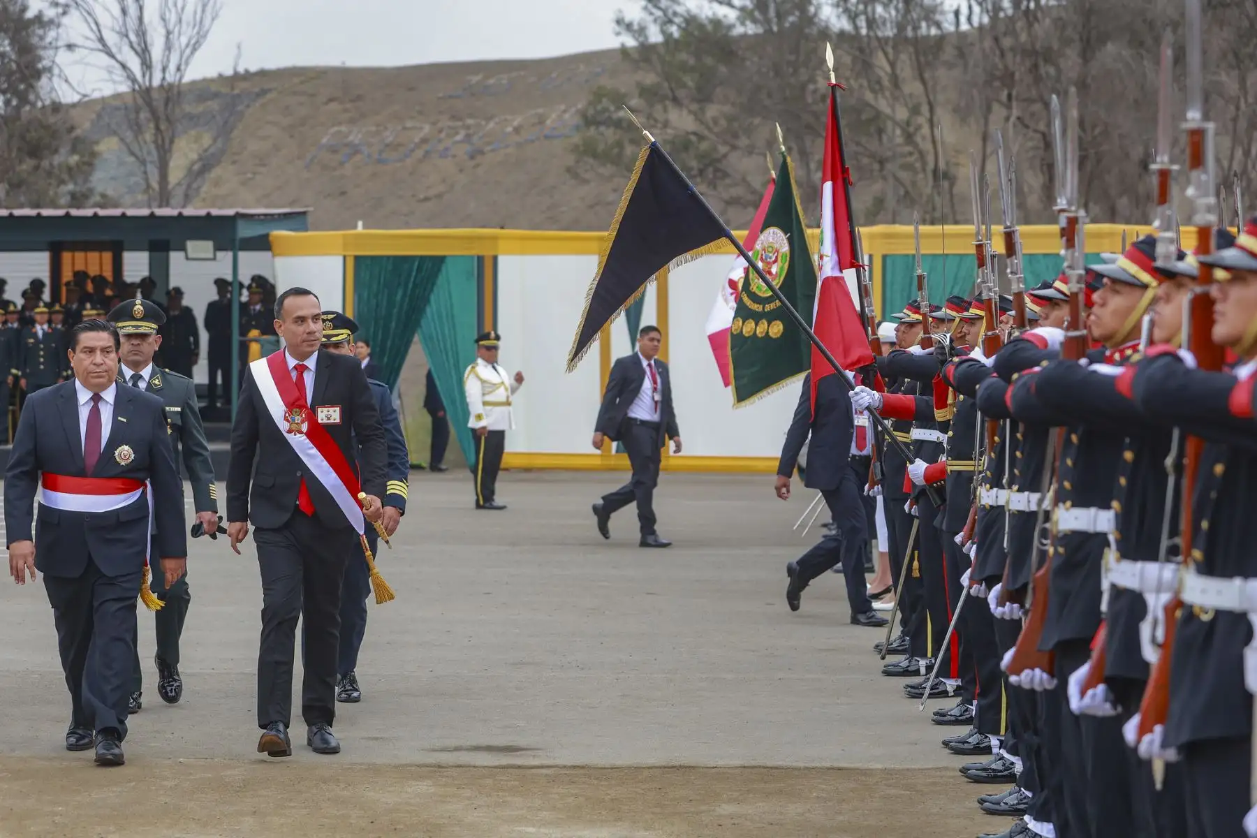 Presidente José Jerí lidera la ceremonia por el 37° aniversario de la creación de la Policía Nacional del Perú (PNP).
Esta actividad se desarrolla en la Escuela Nacional de Formación Profesional Policial, Alipio Ponce Vásquez, ubicada en el distrito de Puente Piedra.
Foto: ANDINA/Prensa Presidencia