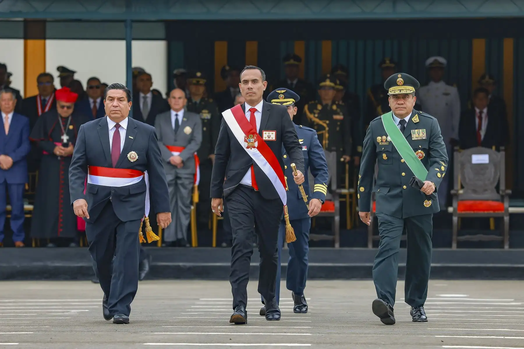 Presidente José Jerí lidera la ceremonia por el 37° aniversario de la creación de la Policía Nacional del Perú (PNP).
Esta actividad se desarrolla en la Escuela Nacional de Formación Profesional Policial, Alipio Ponce Vásquez, ubicada en el distrito de Puente Piedra.
Foto: ANDINA/Prensa Presidencia