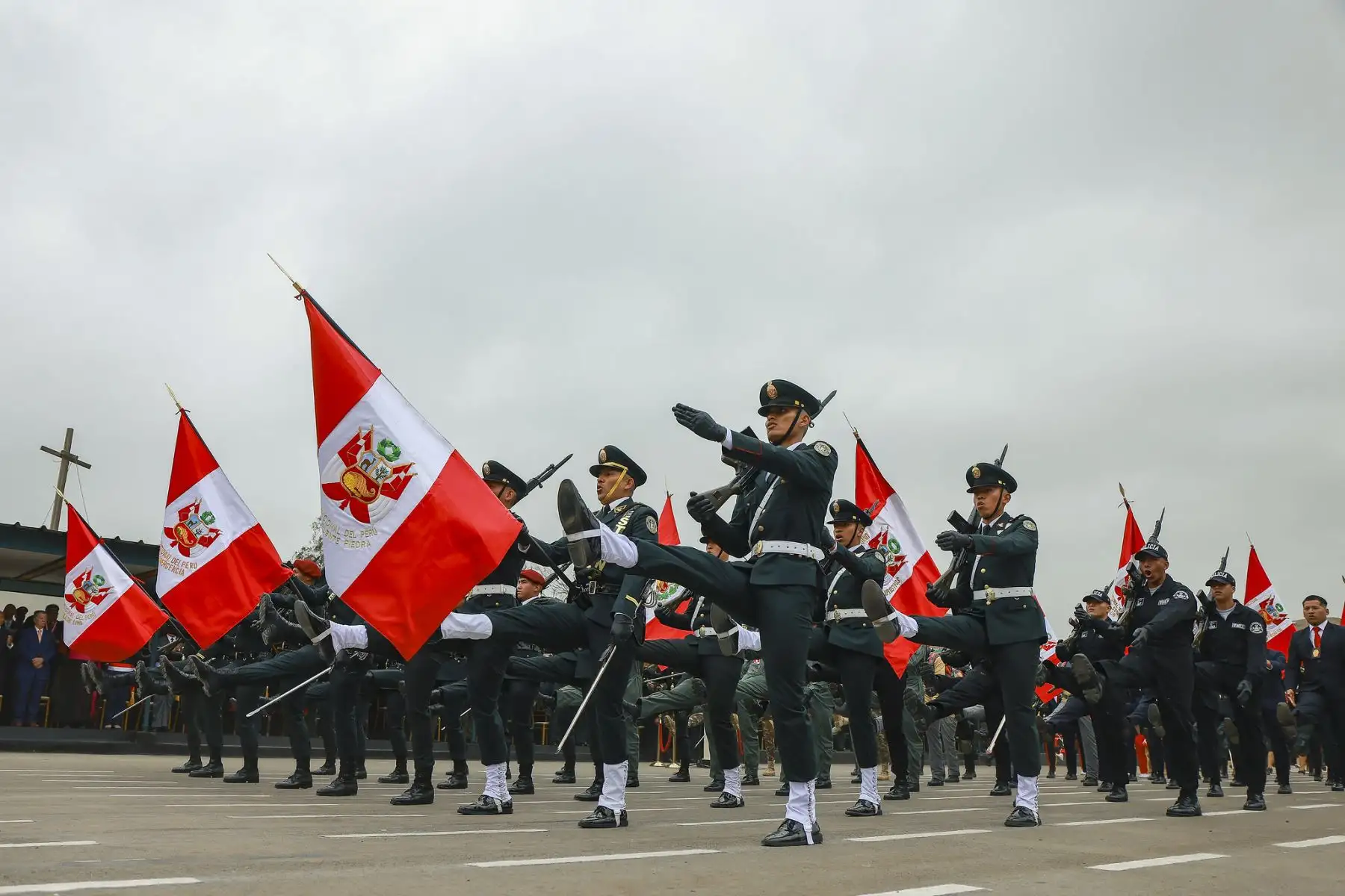Presidente José Jerí lidera la ceremonia por el 37° aniversario de la creación de la Policía Nacional del Perú (PNP).
Esta actividad se desarrolla en la Escuela Nacional de Formación Profesional Policial, Alipio Ponce Vásquez, ubicada en el distrito de Puente Piedra.
Foto: ANDINA/Prensa Presidencia