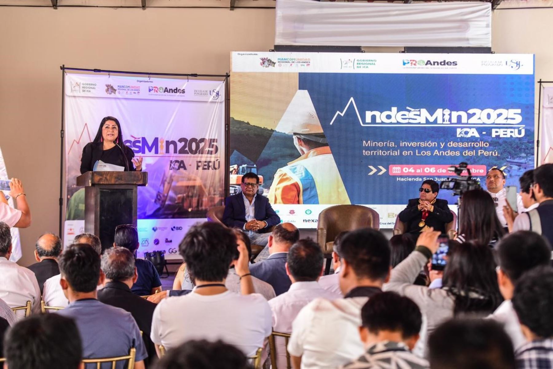 La ministra Denisse Miralles participó en la clausura del evento Andesmin 2025 en la ciudad de Ica. Foto: MEF/Difusión.