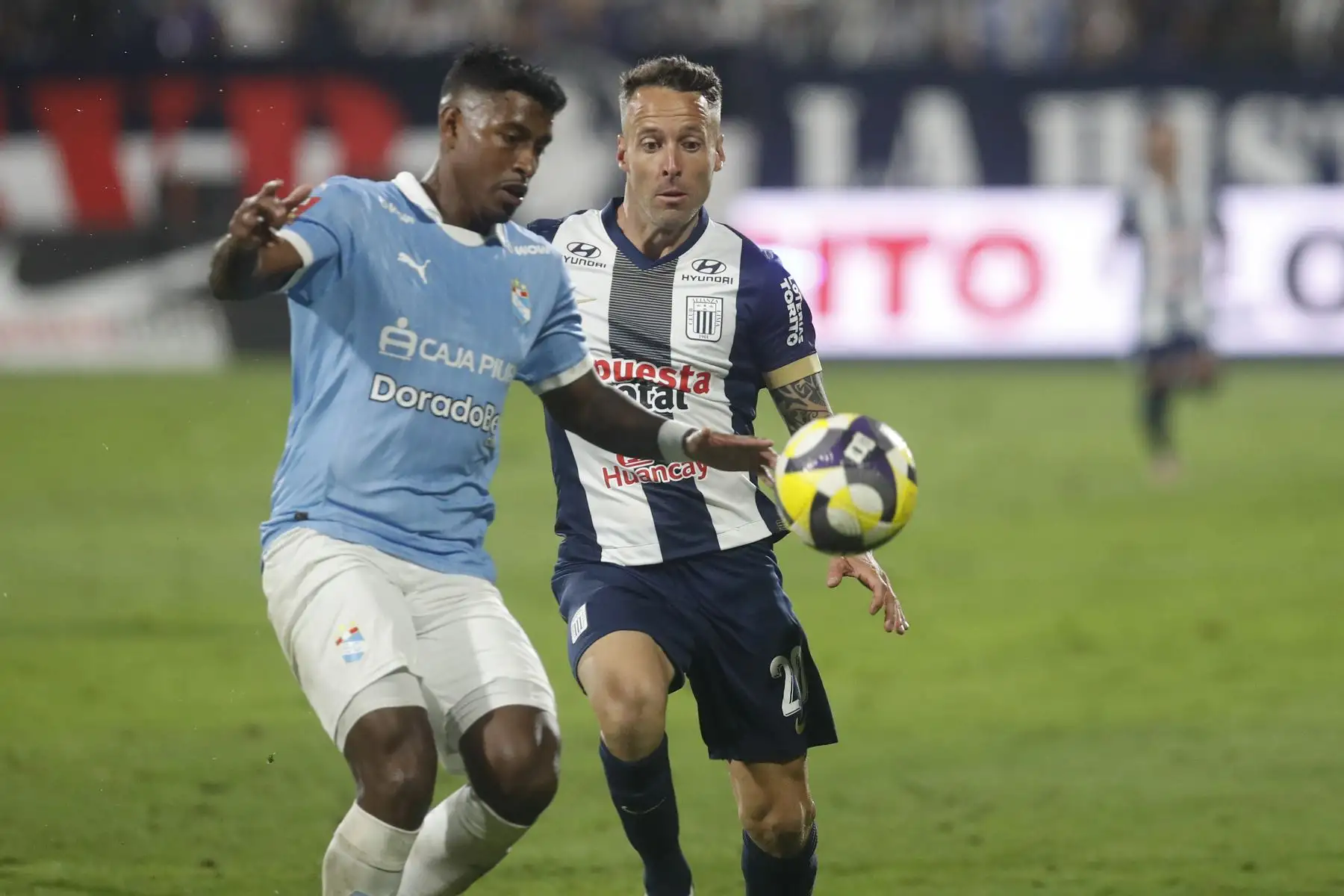 Alianza Lima juega ante Sporting Cristal en partido de vuelta de los playoffs de la Liga1 en el estadio Alejandro Villanueva de La Victoria. Foto: ANDINA/ Eddy Ramos
