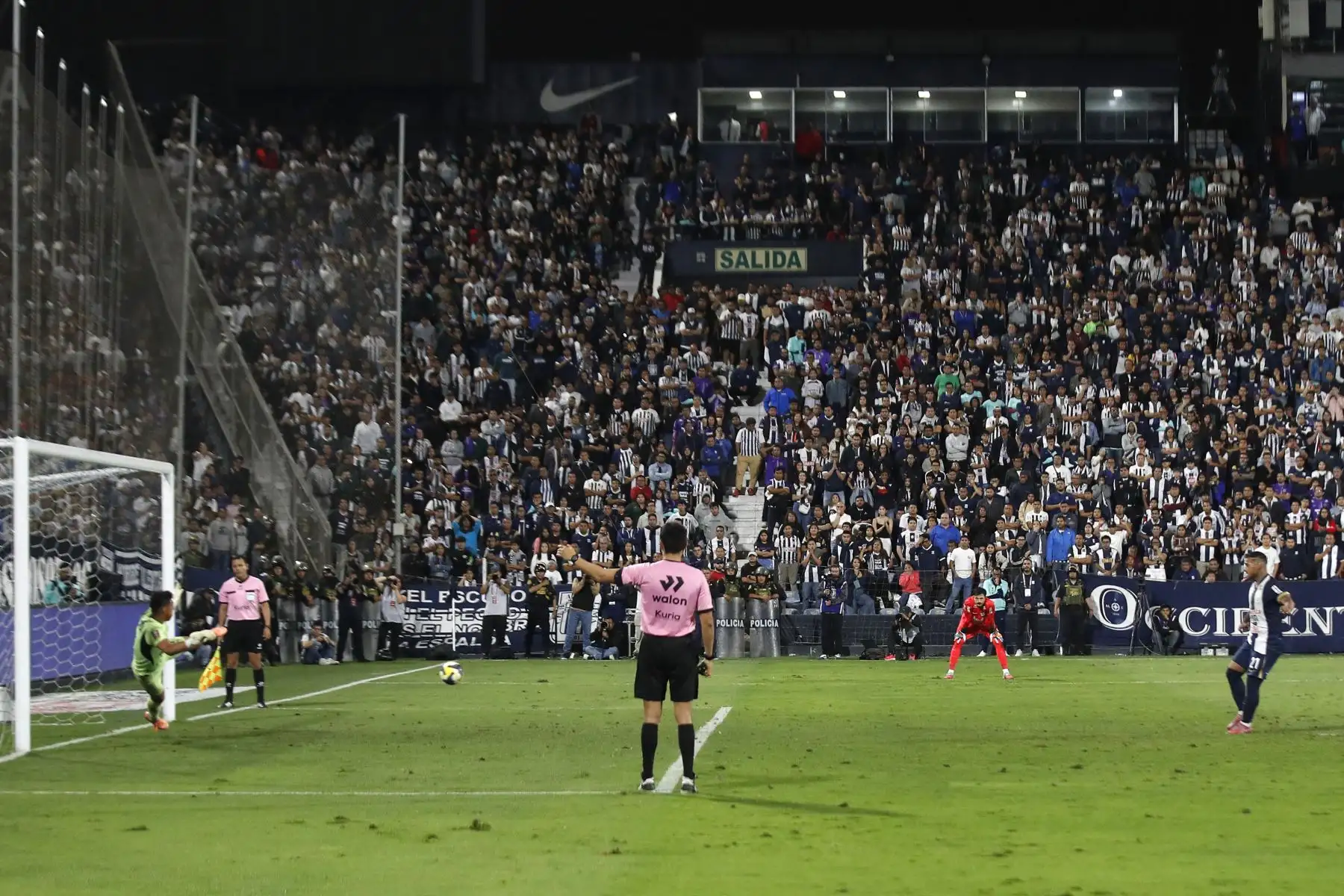 Alianza Lima juega ante Sporting Cristal en partido de vuelta de los playoffs de la Liga1 en el estadio Alejandro Villanueva de La Victoria. Foto: ANDINA/ Eddy Ramos
