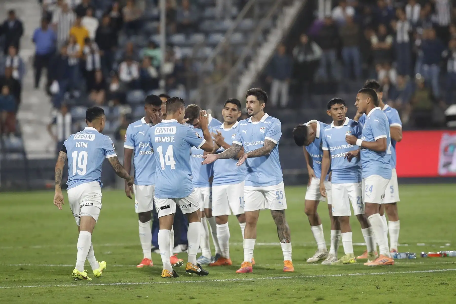Alianza Lima juega ante Sporting Cristal en partido de vuelta de los playoffs de la Liga1 en el estadio Alejandro Villanueva de La Victoria. Foto: ANDINA/ Eddy Ramos