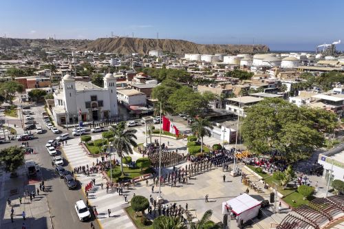 Presidente Jerí inicia su segundo día de actividades en el norte con izamiento del pabellón en Talara