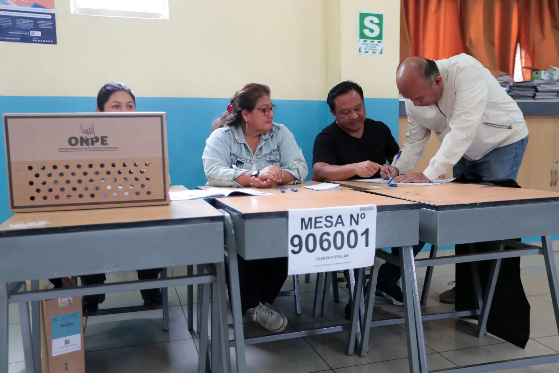 Este 7 de diciembre delegados de 37 organizaciones políticas eligieron a sus candidatos políticos en elecciones primarias en Lima y Callao.
Foto: ANDINA/Verónica Calderón Zúñiga