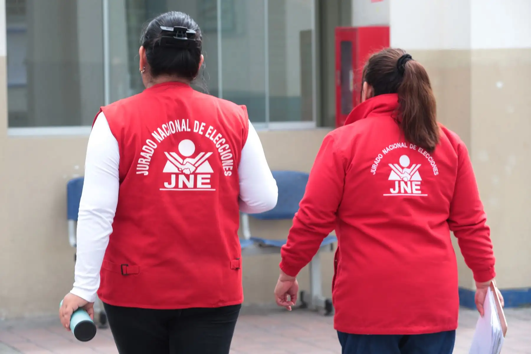 Miembros del Jurado Nacional de Elecciones supervisaron en todo momento el desarrollo de la elecciones primarias en Lima y Callao.
Foto: ANDINA/Verónica Calderón Zúñiga