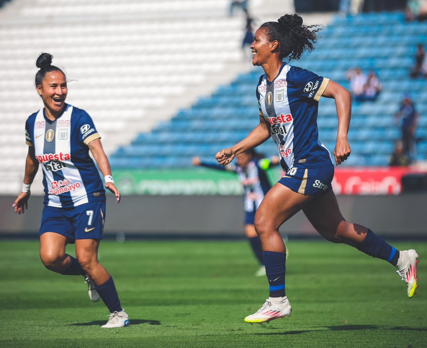 Alianza Lima derrotó 3-1 a Universitario y sacó ventaja en la final de ...