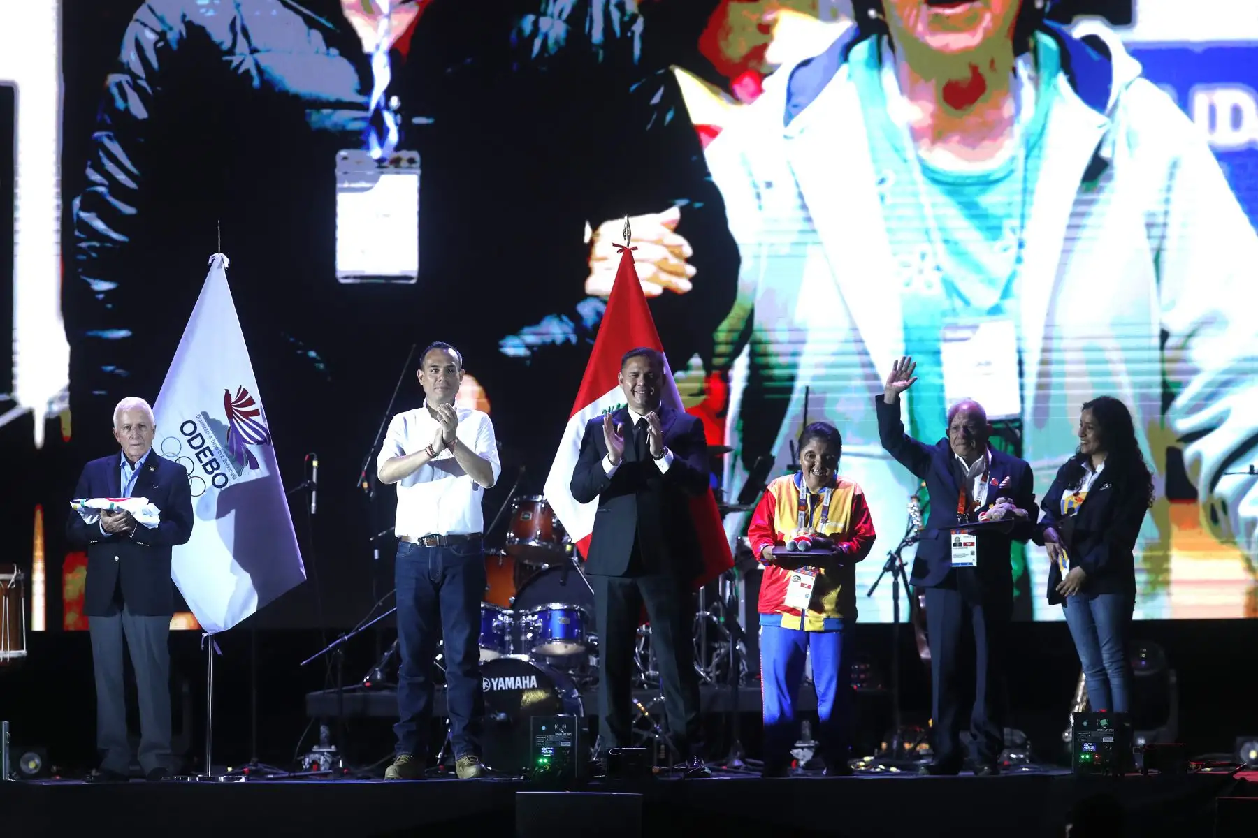 El Instituto Peruano del Deporte realiza la ceremonia de clausura de los XX Juegos Deportivos Bolivarianos Ayacucho-Lima 2025 en la Plaza de Banderas de la Videna.  En el evento participaron  el presidente de la república, José Jerí, el presidente del Comité Organizador de los XX Juegos Deportivos Bolivarianos Ayacucho-Lima 2025, Sergio Ludeña y el presidente de la Organización Deportiva Bolivariana (ODEBO), Baltazar Medina.
Foto: ANDINA/ Eddy Ramos