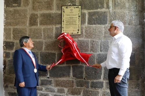 El ministro de Cultura, Alfredo Luna Briceño, participó en homenaje a Luis Guillermo Lumbreras. Foto: MINCUL/Difusión.