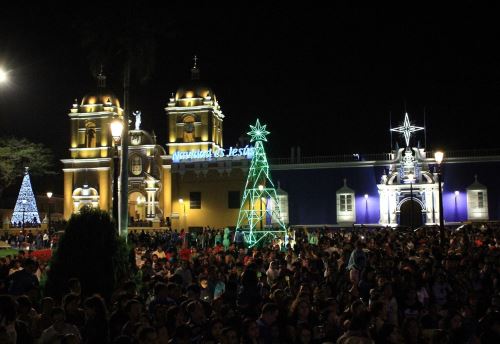 Desde el domingo 14 de diciembre hasta el 6 de enero de 2026 la Plaza Mayor de Trujillo volverá a brillar con la 25.ª edición del Festival de Luces y Colores. ANDINA/Difusión