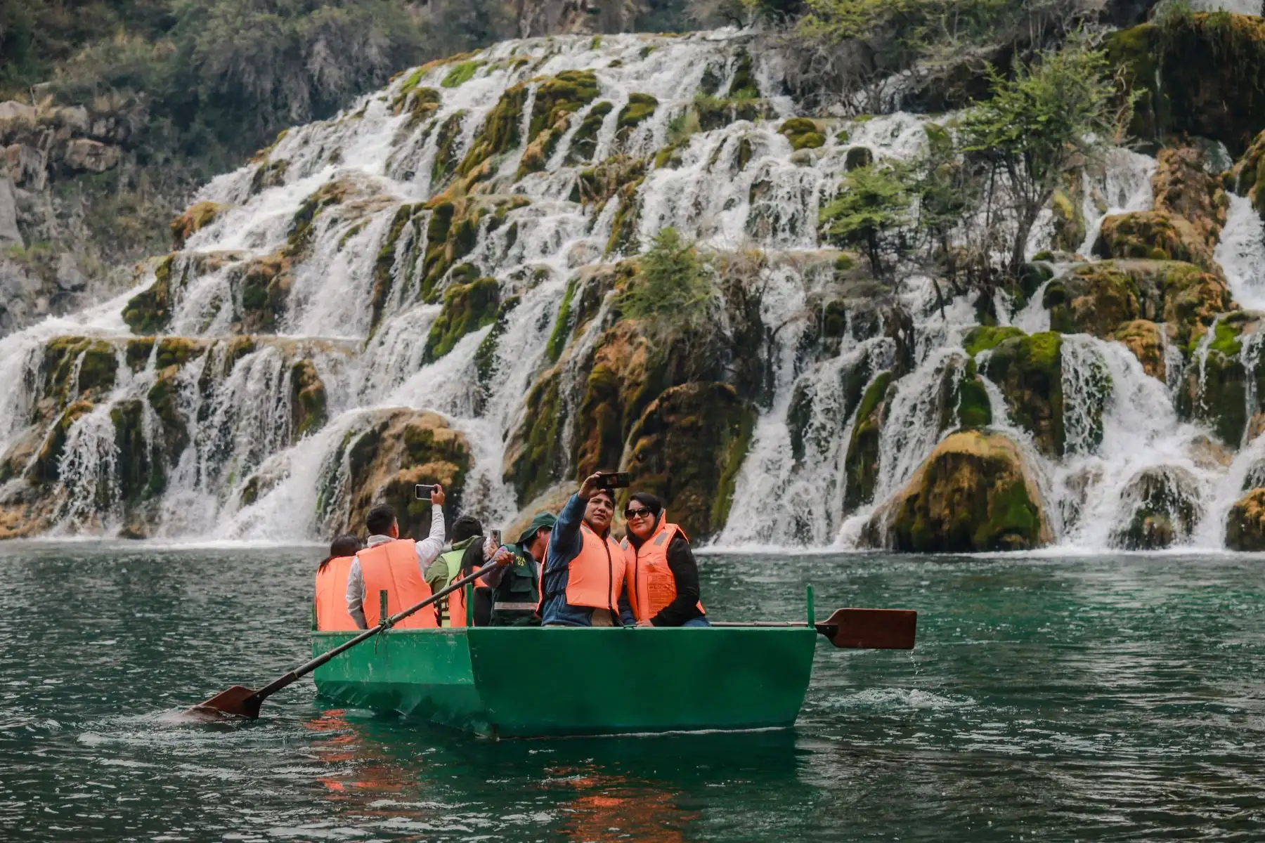 Ubicado en la provincia de Yauyos del departamento de Lima, a 3,800 metros sobre el nivel del mar, la localidad de Huancaya es una joya escondida conocida por sus impresionantes paisajes naturales y su rico patrimonio cultural. Foto: ANDINA/Ricardo Cuba