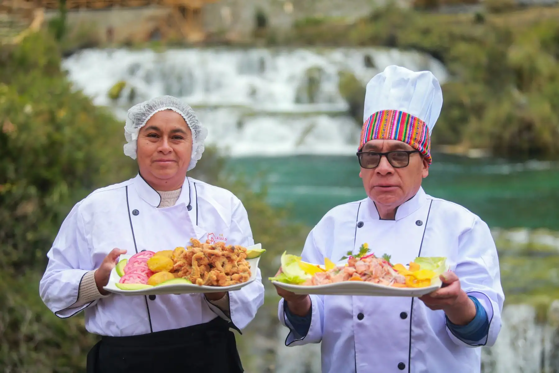 Huancaya promueve activamente el desarrollo sostenible de la zona. Los empresarios locales han recibido capacitación para mejorar la calidad de sus servicios turísticos, lo que les permite ofrecer experiencias auténticas basadas en el rico patrimonio cultural y natural de la región.  Foto: ANDINA/Ricardo Cuba