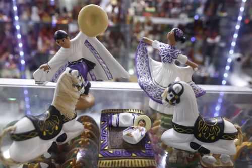 Feria navideña de nacimientos en el Gran Mercado Inca de Pueblo Libre