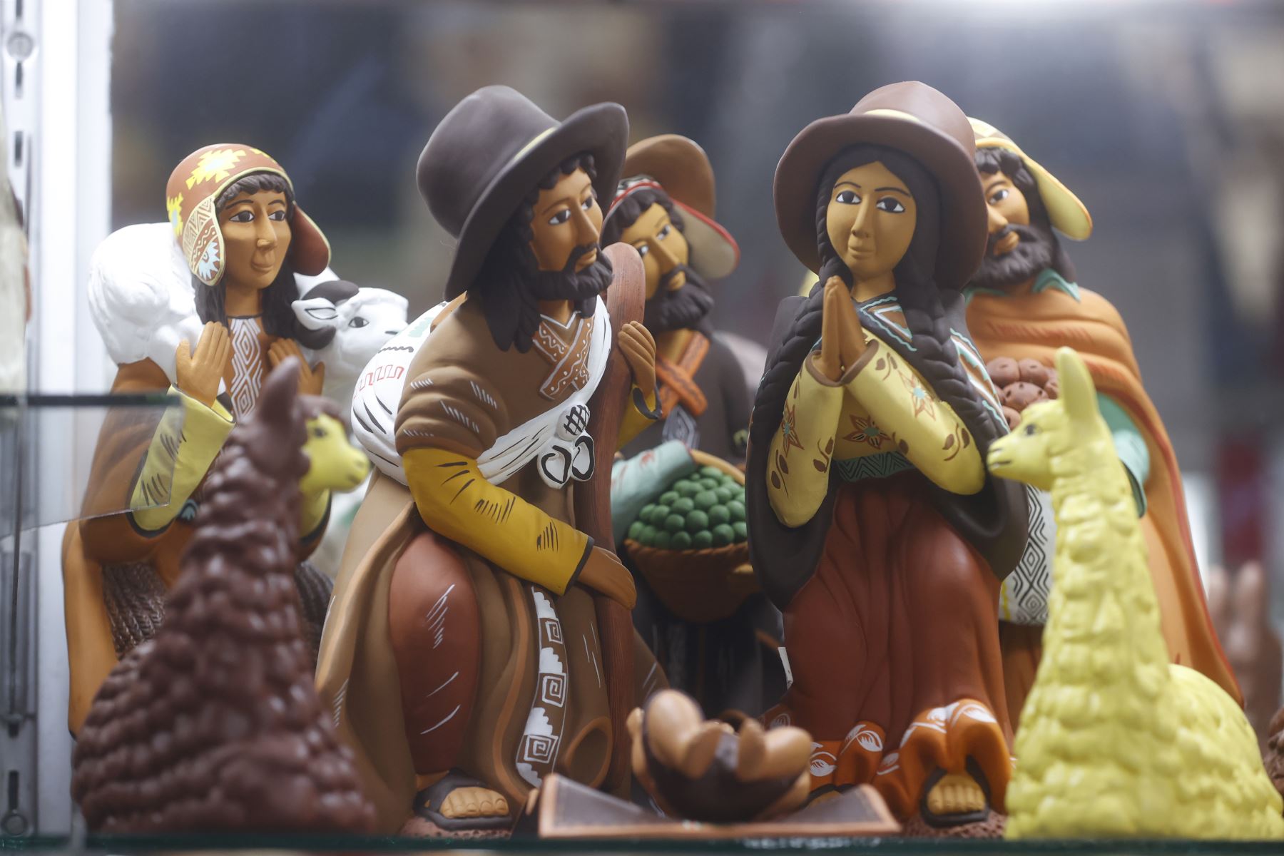 Los visitantes también pueden encontrar el nacimiento costeño, con inspiración chinchana y piezas accesibles que van desde los S/ 35.
Foto: ANDINA/Vidal Tarqui