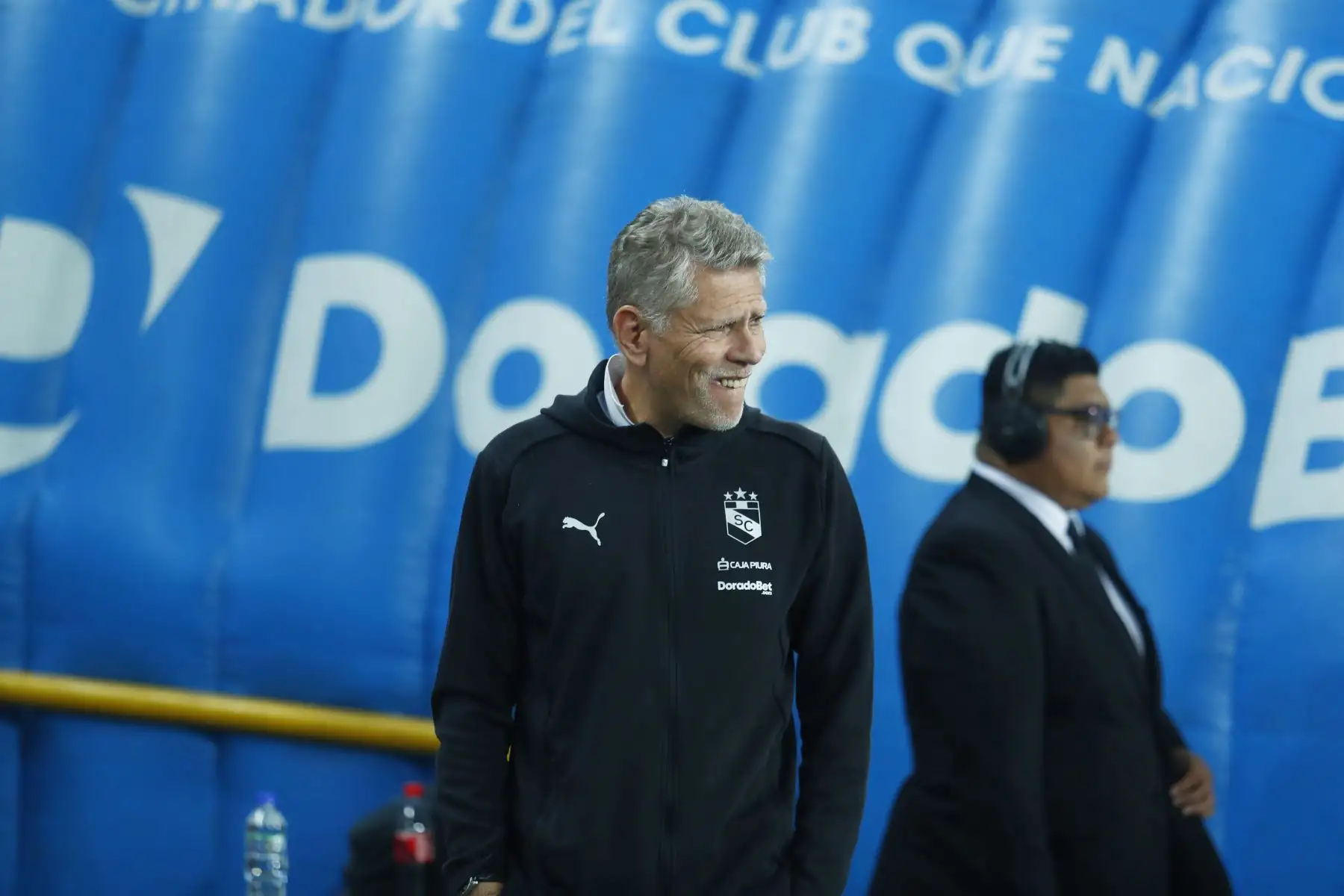 Desde el Estadio Nacional de Lima, Sporting Cristal le gana 1-0 a Cusco FC con gol de Santiago González en el partido de ida para definir el segundo puesto de la Liga 1 y su pase directo a la fase de grupos de la Copa Libertadores 2026, el miércoles 10 de diciembre de 2025. En imágenes el técnico de Sporting Cristal, Paulo Autuori. Foto: ANDINA/Daniel Bracamonte