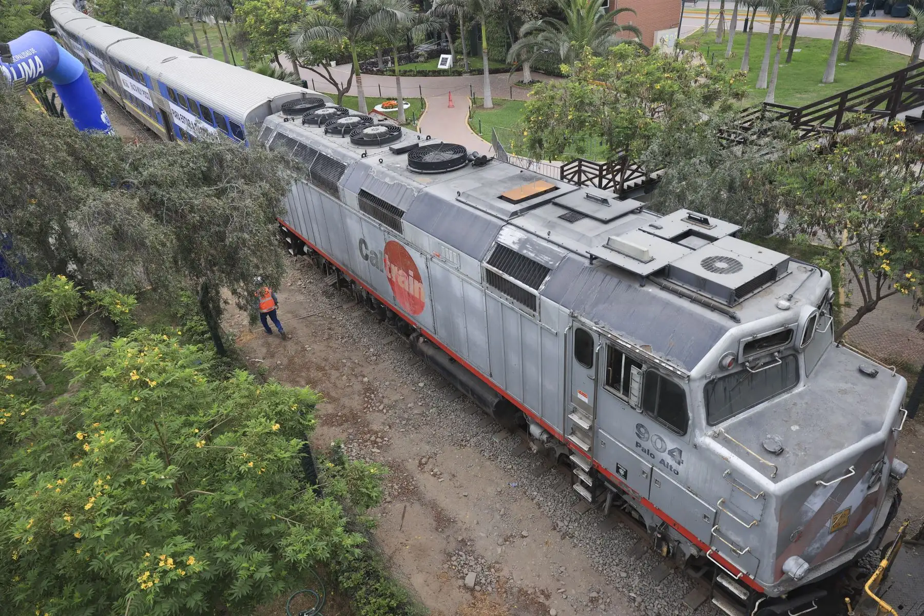 En una primera etapa, la MML propone que el tren una Lima y Chosica de forma directa, con paraderos en Parque de la Muralla, Monserrate y Chosica. La operación sería por la mañana (5:30am - 8 am) y tarde (5 pm-9 pm), y se trasladarán a 12.800 pasajeros al día. Foto: ANDINA/Jhonel Rodríguez Robles