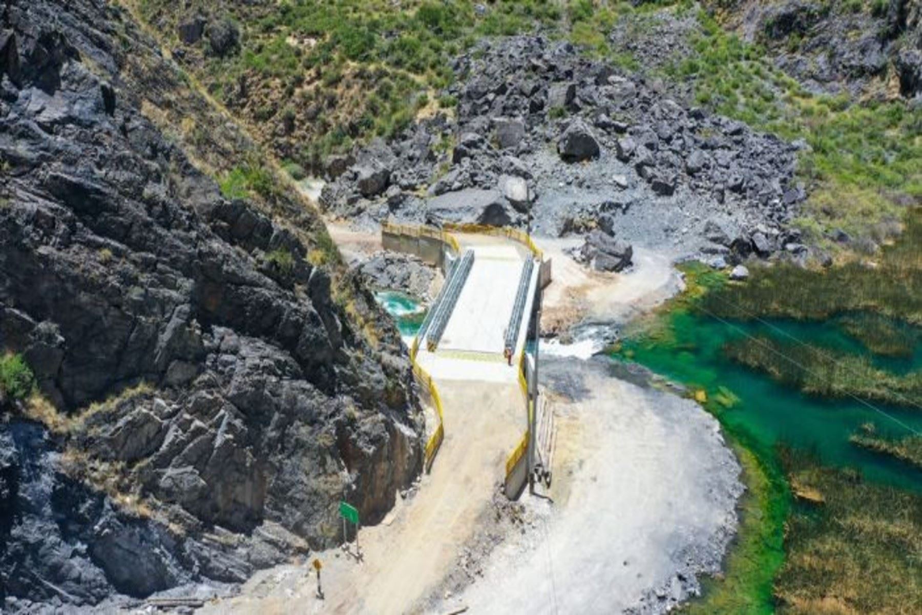 Inauguran puente en Vitis como parte del mejoramiento de la carretera que va hacia Huancaya. Foto: ANDINA/Difusión
