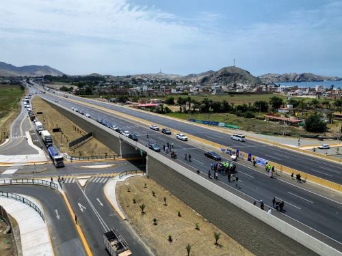 Más de 240,000 pobladores del distrito de Mala y de otras localidades de Cañete; además de miles de veraneantes, se beneficiarán con la puesta en marcha del Intercambio Vial Bujama, en el km 90 de la Panamericana Sur. ANDINA/Difusión
