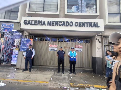 La Municipalidad Metropolitana de Lima (MML) Lima ejecuta cierres temporales por depósitos no autorizados en galerías. Foto: Difusión