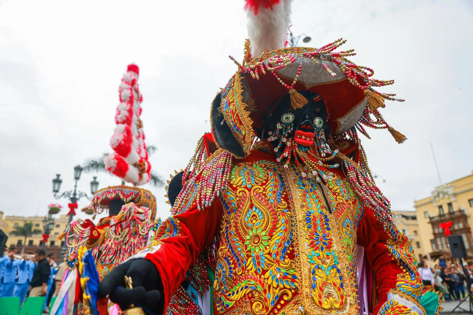 El presidente José Jerí estuvo presente en la feria #MásCercaDelPerú, un espacio que muestra la riqueza cultural, gastronómica y productiva de nuestras regiones. En esta ocasión, la región Huánuco, fue la elegida para presentar sus tradiciones una de ellas la danza de Los Negritos. Foto: ANDINA/Prensa Presidencia