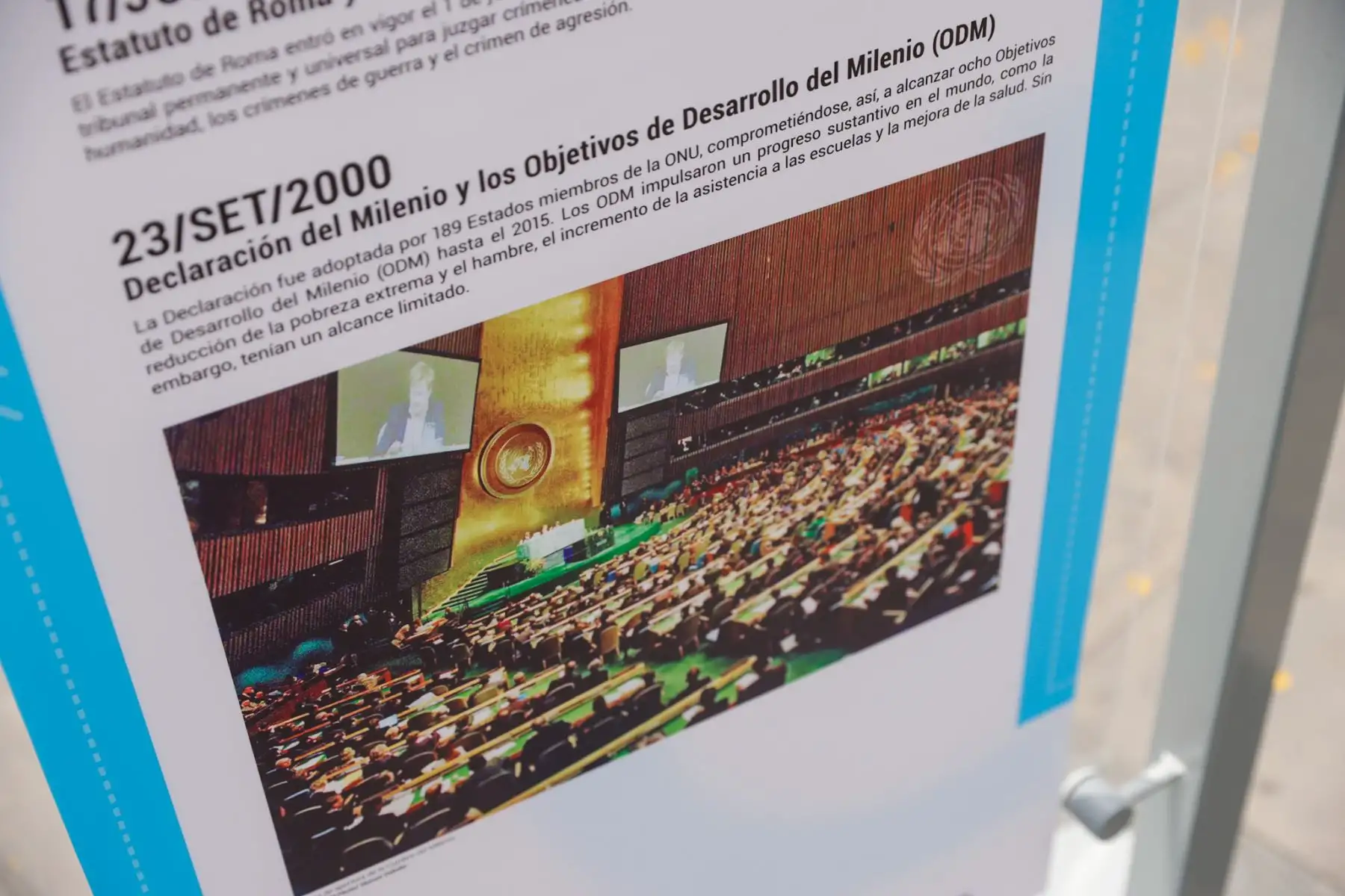 La Organización de las Naciones Unidas (ONU) conmemora ocho décadas de trabajo multilateral con la inauguración de la exposición “80 años de Naciones Unidas: Construyendo juntos un mejor futuro común”, presentada en Lima. Durante el evento, encabezado por la Coordinadora Residente Rossana Dudziak y el embajador suizo Paul Garnier, también se presentó el manual “The UN at Country Level – a practical guide”, que refuerza su labor en el desarrollo sostenible. Foto: ANDINA/Luis Iparraguirre