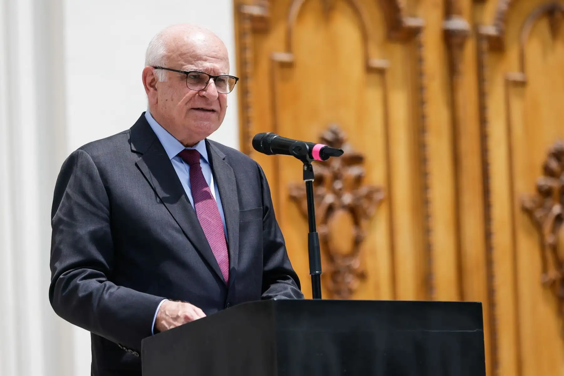 La Organización de las Naciones Unidas (ONU) conmemora ocho décadas de trabajo multilateral con la inauguración de la exposición “80 años de Naciones Unidas: Construyendo juntos un mejor futuro común”, presentada en Lima. Durante el evento, encabezado por la Coordinadora Residente Rossana Dudziak y el embajador suizo Paul Garnier, también se presentó el manual “The UN at Country Level – a practical guide”, que refuerza su labor en el desarrollo sostenible. Foto: ANDINA/Luis Iparraguirre