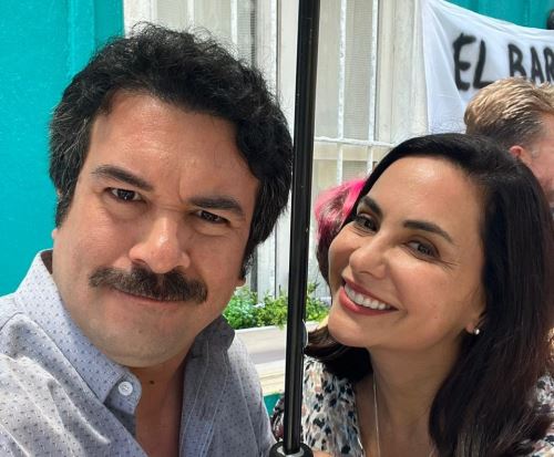 Claudio Calmet celebra dupla con Ximena Díaz en "Eres mi bien".