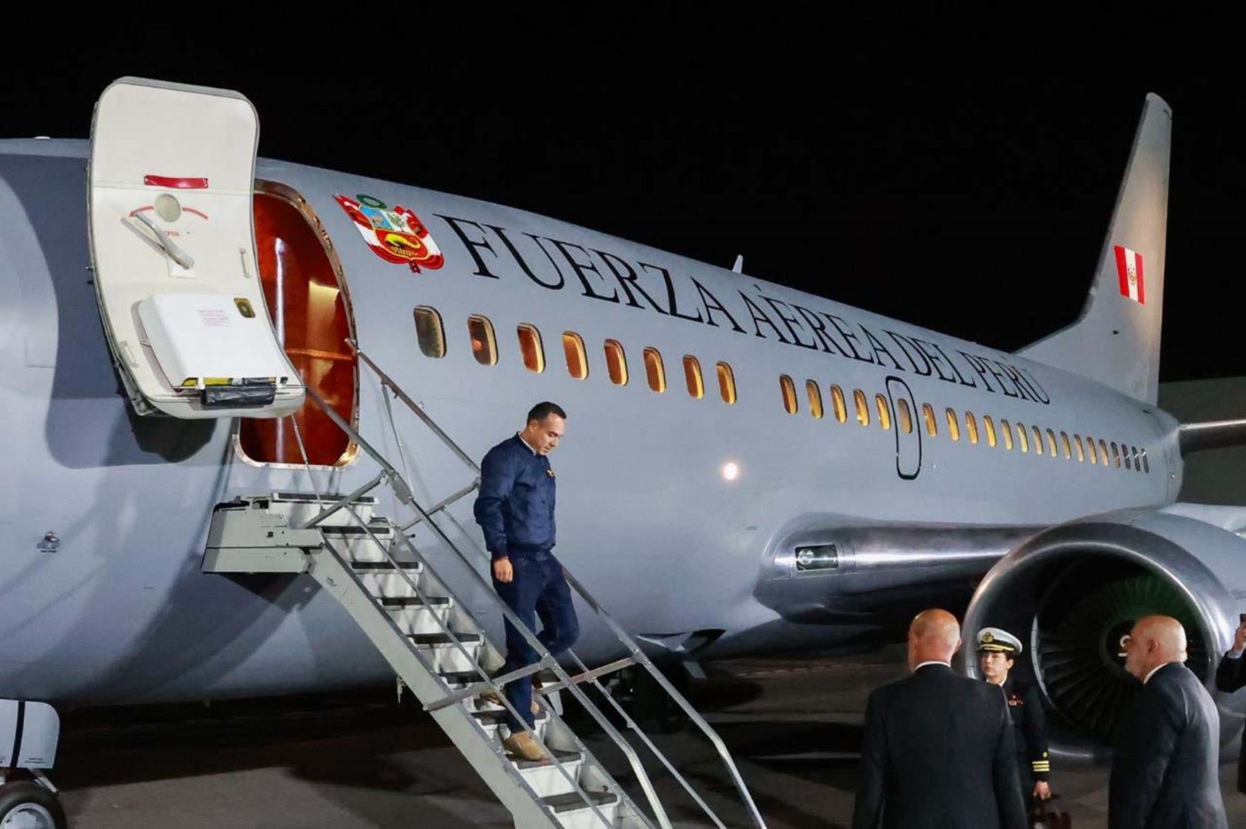 El presidente de la república, José Jerí, arribó a Quito para participar en el XVI Gabinete Binacional Perú–Ecuador. La delegación nacional sostendrá reuniones con el mandatario Daniel Noboa y su Gabinete con el fin de impulsar acuerdos destinados a fortalecer la lucha contra las economías ilegales, así como promover nuevas alianzas comerciales y de cooperación. Foto: ANDINA/Prensa Presidencia